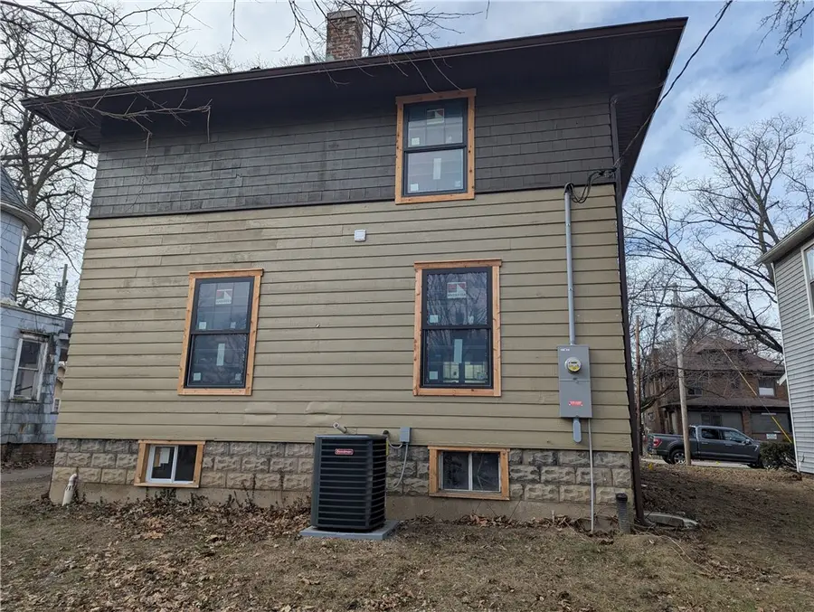 1057 7th Street, Charleston, IL 61920 - Image #3