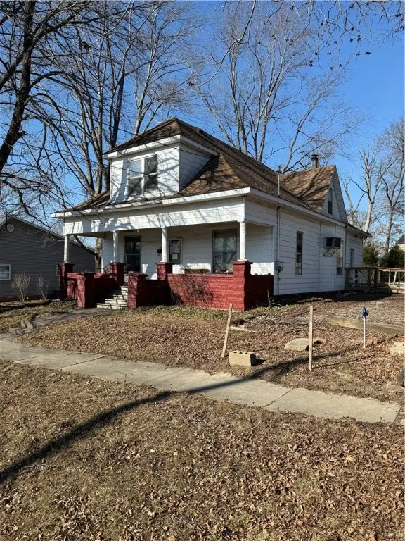 207 E Morgan Street, Newton, IL 62448