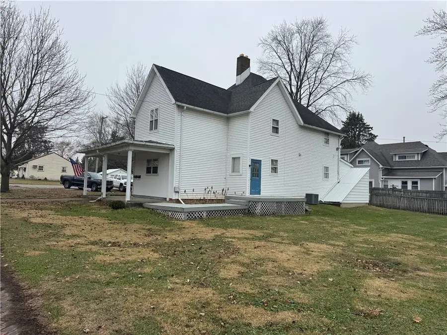 725 S 2nd Avenue, Hoopeston, IL 60942 - Image #2