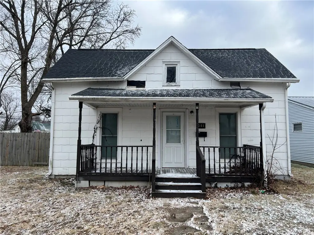 301 S 3rd Street, Altamont, IL 62411 - Image #1