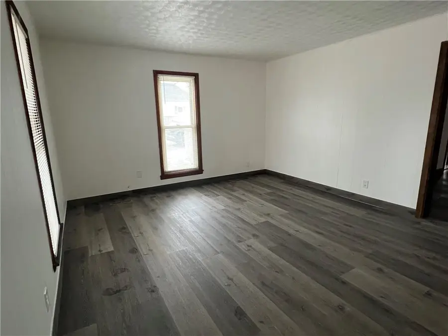 301 S 3rd Street, Altamont, IL 62411 - Image #2