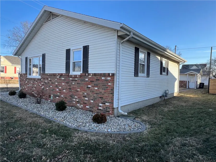 401 S Walnut Street, Effingham, IL 62401 - Image #3