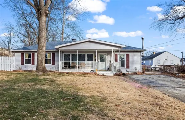 1316 W Sesom Drive, Decatur, IL 62521