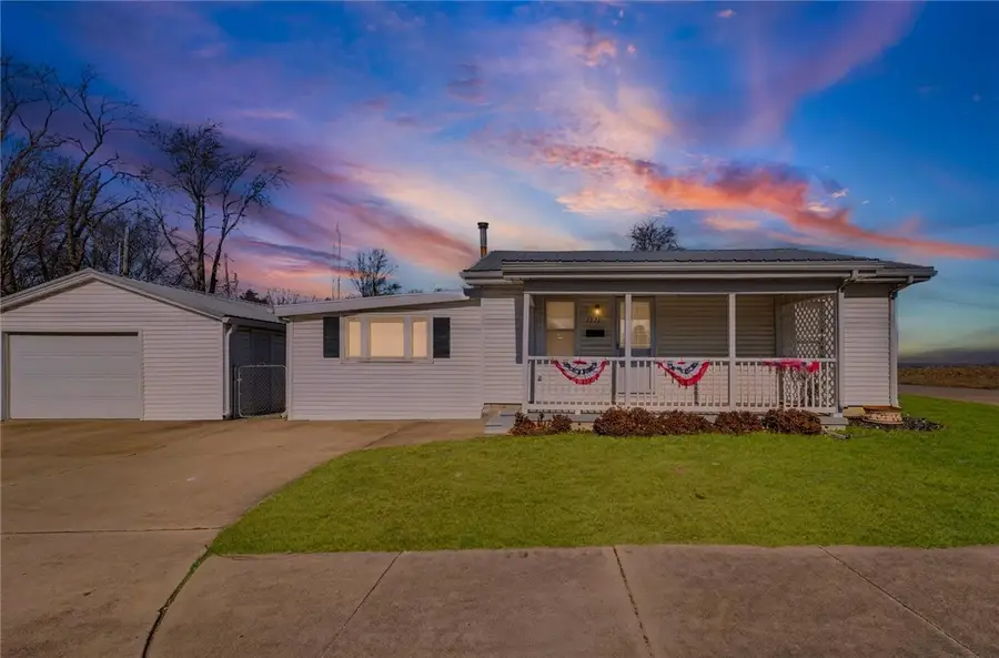 1221 Olive Avenue, Charleston, IL 61920 - Image #2