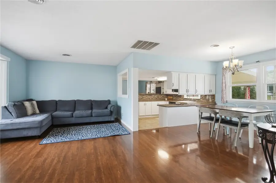 1832 Ashby Drive, Charleston, IL 61920 - Image #3