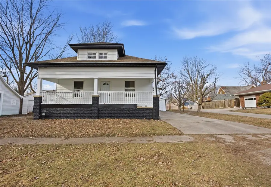 113 S 25th Street, Mattoon, IL 61938 - Image #2