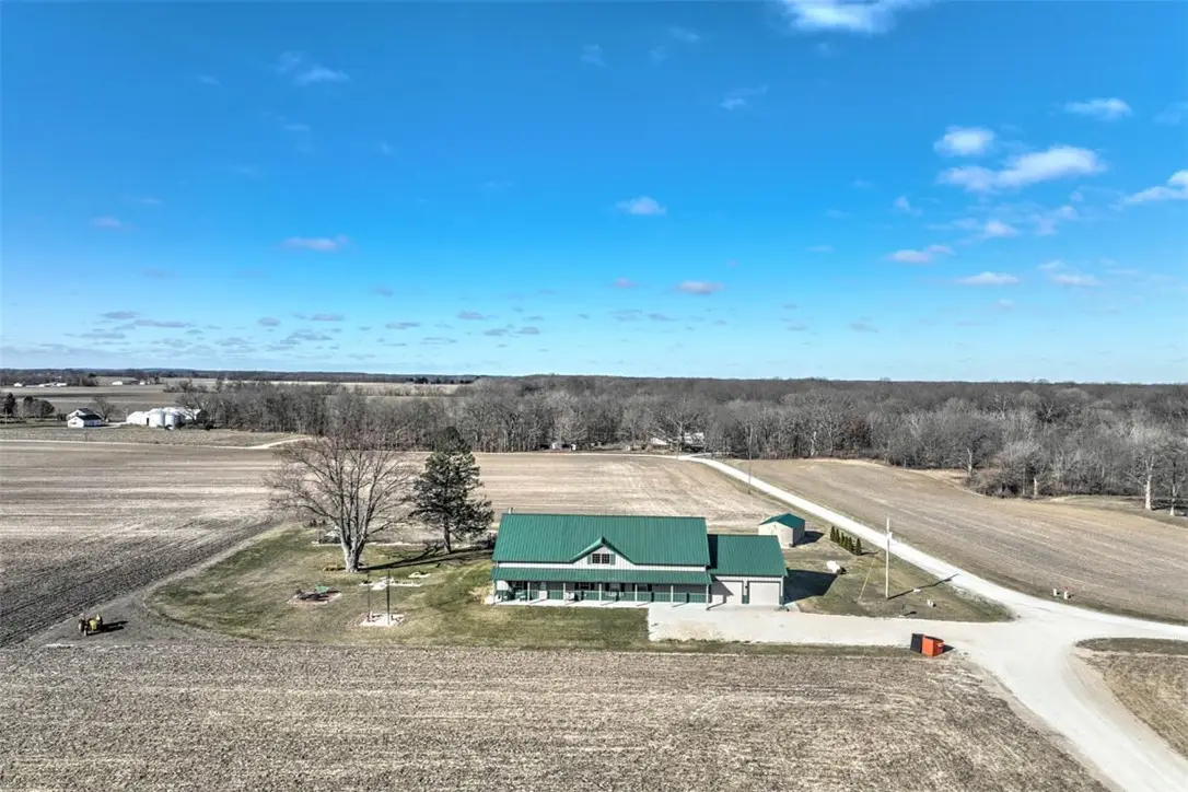 1062 N 1915 East Road, Shelbyville, IL 62565 - #1