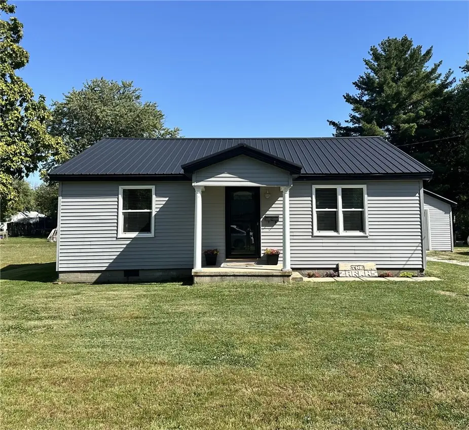 112 NW 4th Street, Casey, IL 62420 - #1