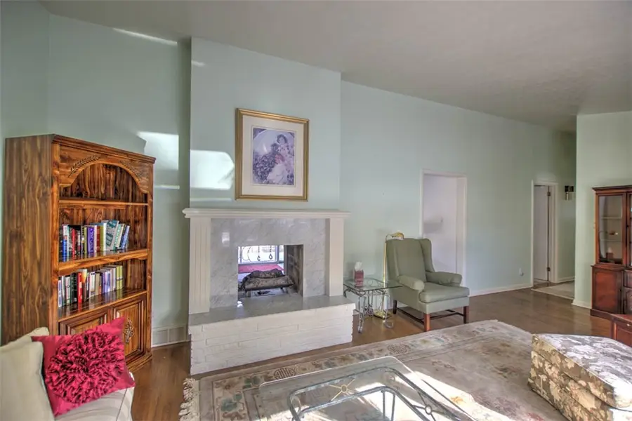 246 Southmoreland Place, Decatur, IL 62521 - Image #3