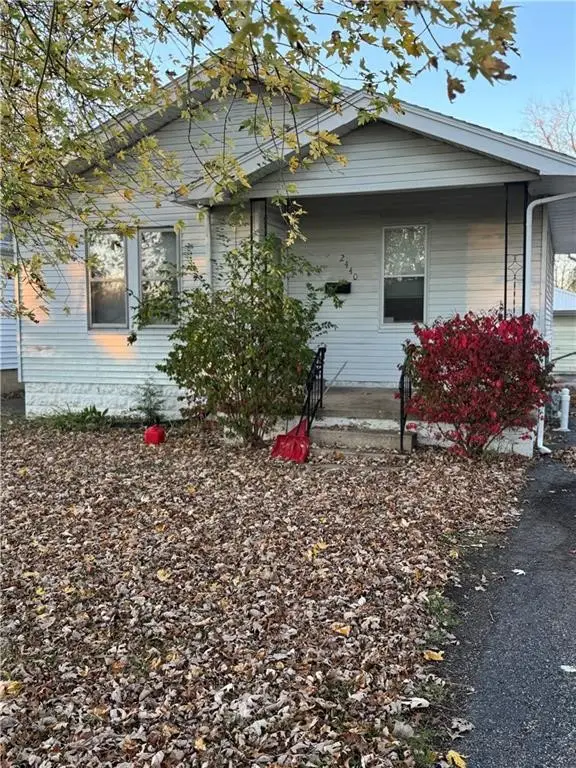 2440 E Wood Street, Decatur, IL 62521