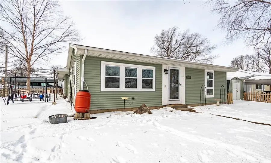 929 S Washington Street, Sullivan, IL 61951 - #2