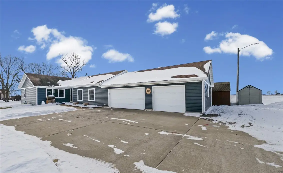 309 W Collett Street, Oakwood, IL 61858 - Image #1