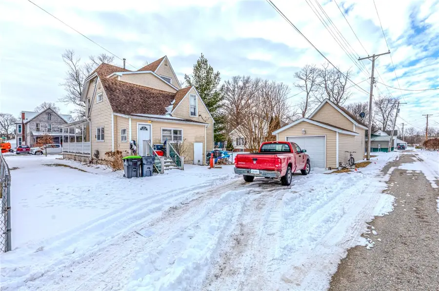 106 W Daggy Street, Tuscola, IL 61953 - #3