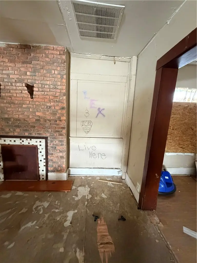 128 N Hilton Street, Decatur, IL 62521 - #2