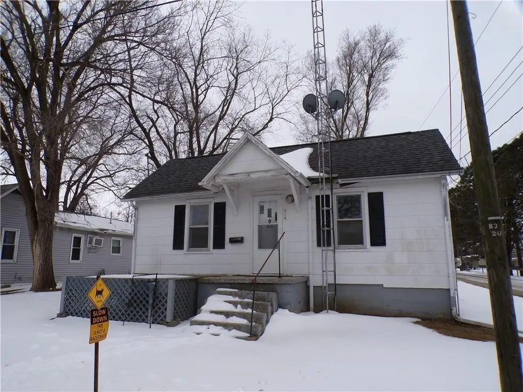 814 South 10th Street, Shelbyville, IL 62565 - #1