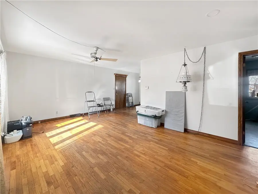 816 E Washington Street, Arthur, IL 61911 - #3