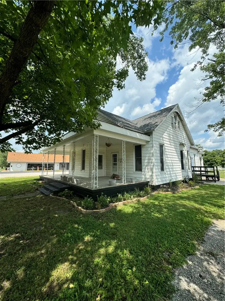 608 N Main Street, Paris, IL 61944 - #1