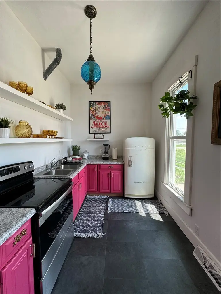 608 N Main Street, Paris, IL 61944 - #2