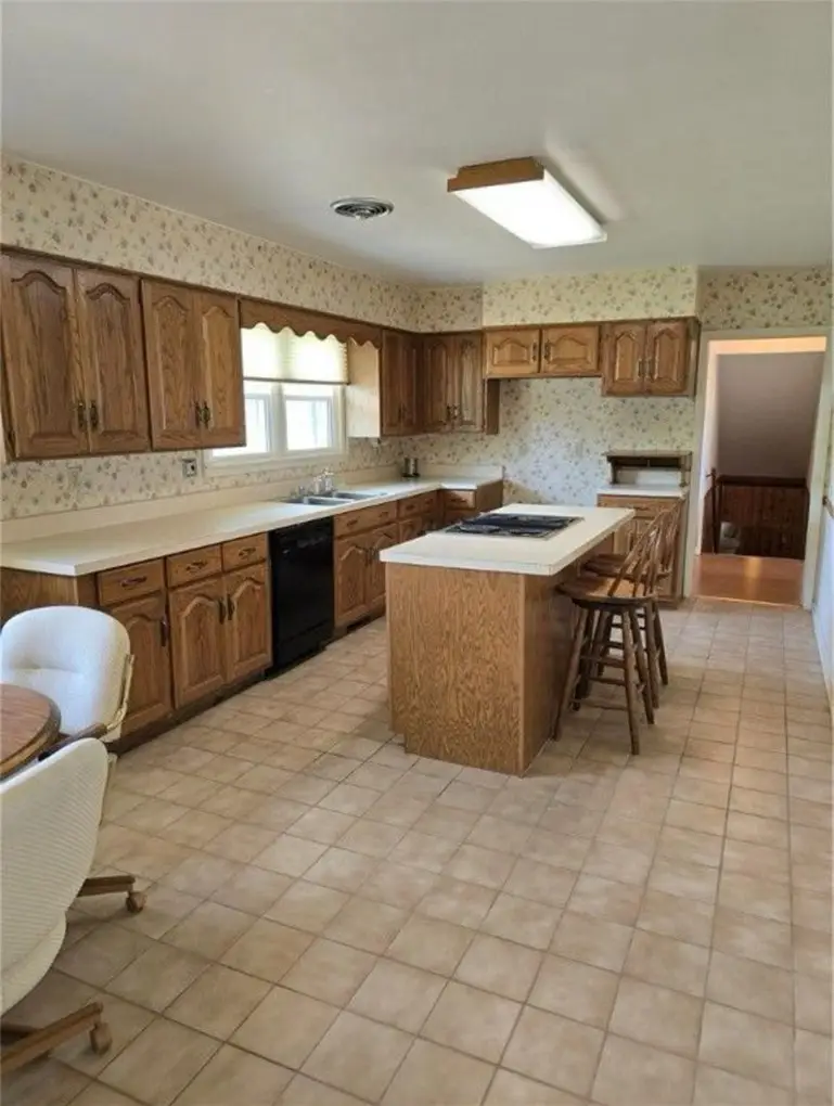 9 Orchard Drive, Charleston, IL 61920 - #3