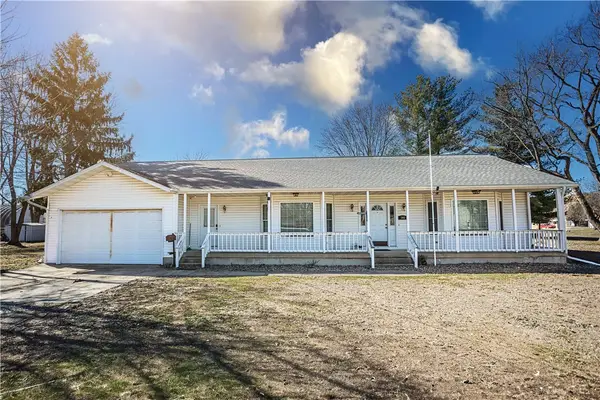 302 S Spruce Street, Stewardson, IL 62463