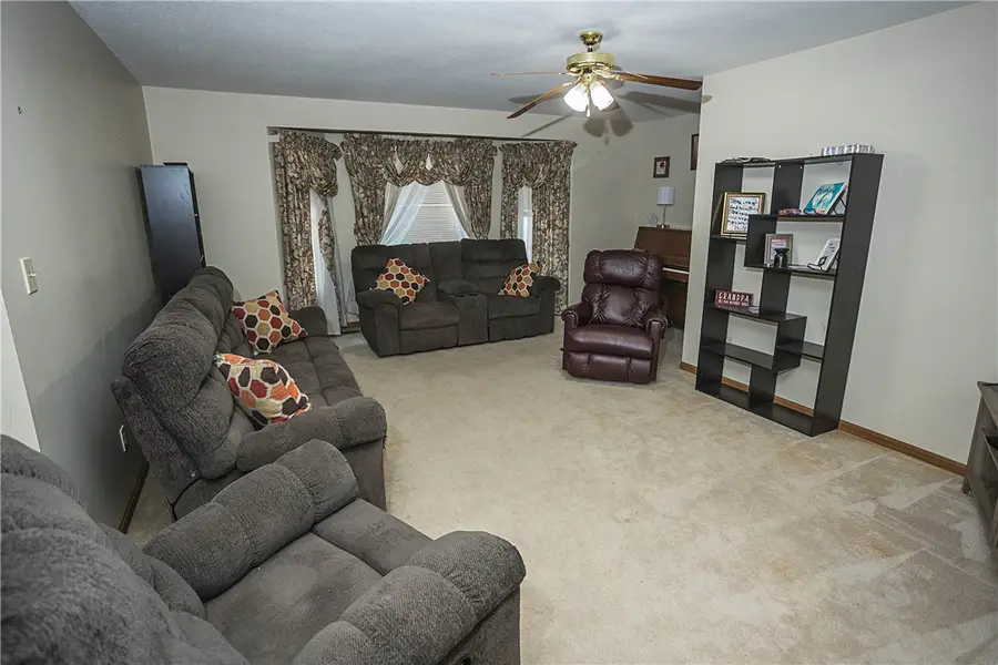 302 S Spruce Street, Stewardson, IL 62463 - #3