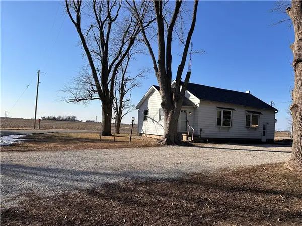 2251 E 325 North Road, Pana, IL 62557