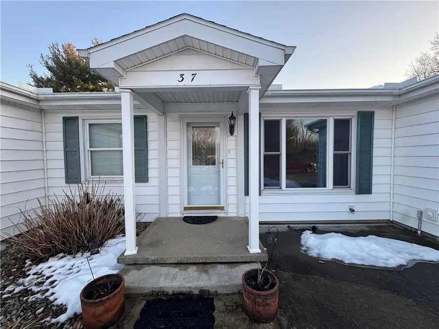 37 Stockman Drive, Paris, IL 61944 - #3