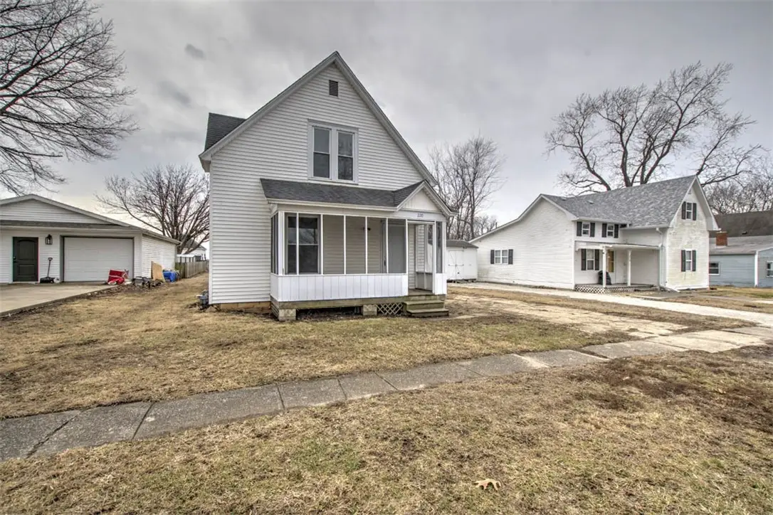 220 Lincoln Street, Blue Mound, IL 62513 - #1