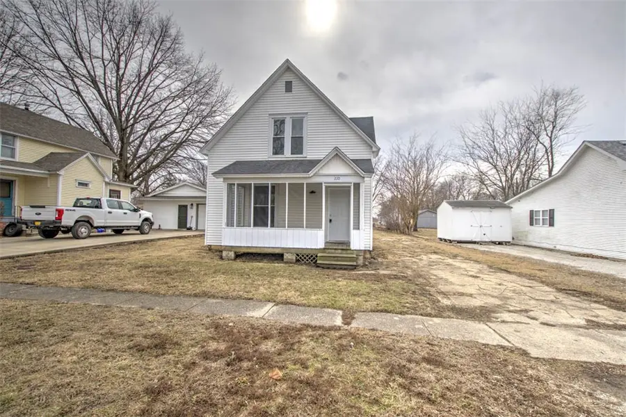 220 Lincoln Street, Blue Mound, IL 62513 - #2