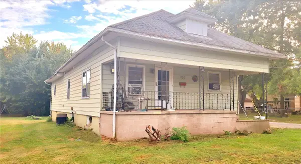 208 E 7th Street #H, Georgetown, IL 61846