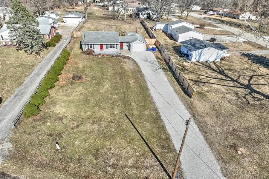 5574 E William Street Road, Decatur, IL 62521 - #2