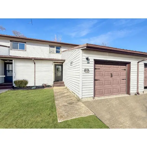 1412 S Shores, Sullivan, IL 61951