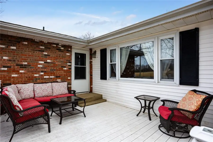 105 10th Street, Altamont, IL 62411 - #3