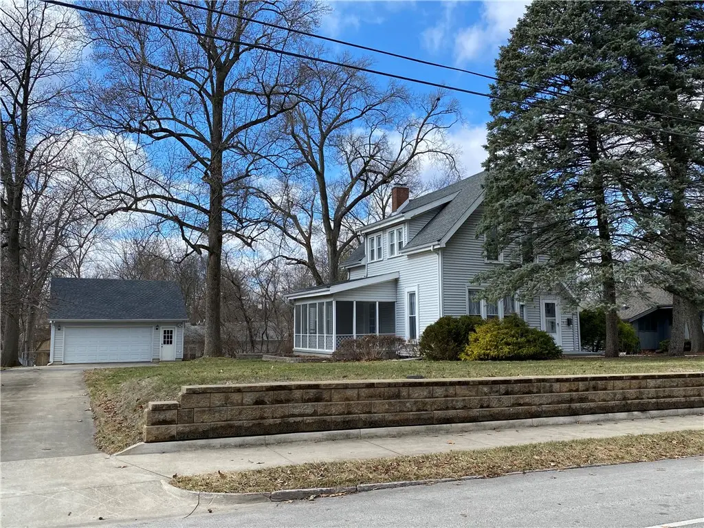 918 10th Street, Charleston, IL 61920 - #1