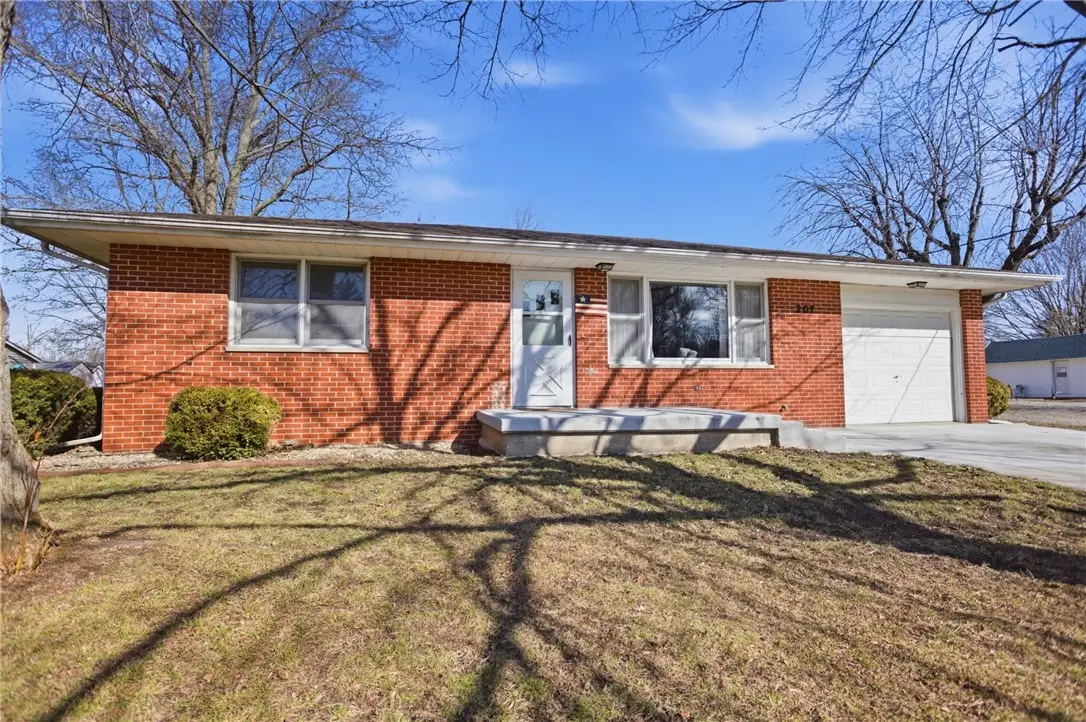 207 W Commercial Street, Strasburg, IL 62465 - #1