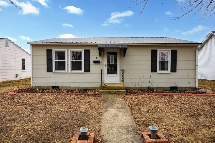 8 Madison Avenue, Altamont, IL 62411 - #2