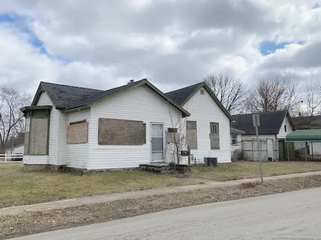 1404 Madison Avenue, Charleston, IL 61920 - #3