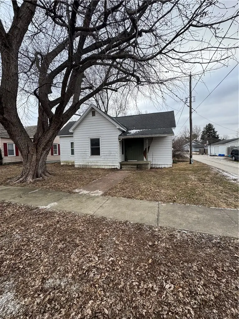 715 E Jefferson Avenue, Chrisman, IL 61924 - #3
