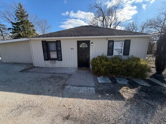 2004 Hayes Avenue, Charleston, IL 61920 - #2