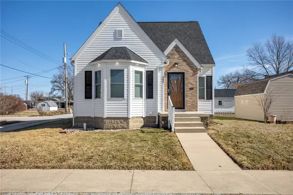 302 N Main Street, Effingham, IL 62401