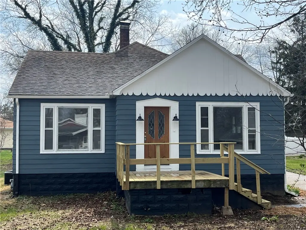 1146 Buchanan Avenue, Charleston, IL 61920 - #1