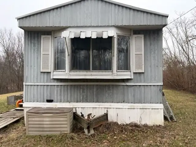 9278 N St Hwy 33, Palestine, IL 62451 - #2