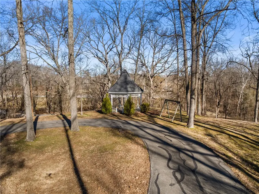 15923 N Oak Crest Road, Marshall, IL 62441 - #2