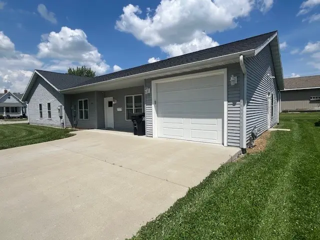 602 S Linden Street, Effingham, IL 62401 - #2