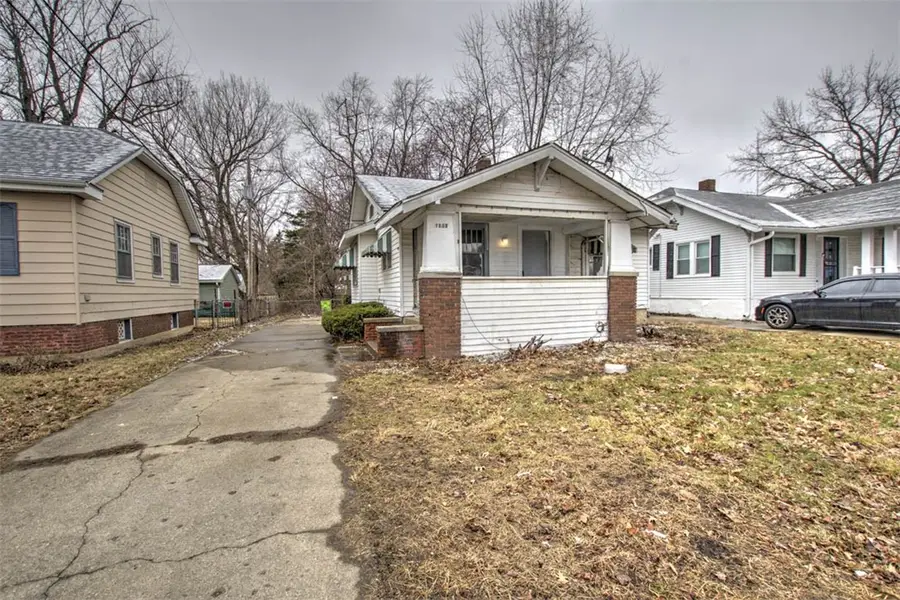 1659 N Maple Avenue, Decatur, IL 62526 - #2