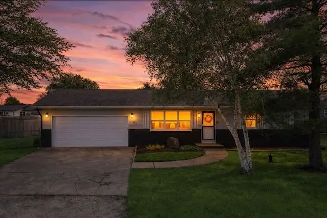 2215 Heather Hills Drive, Saint Joseph, IL 61873 - #2