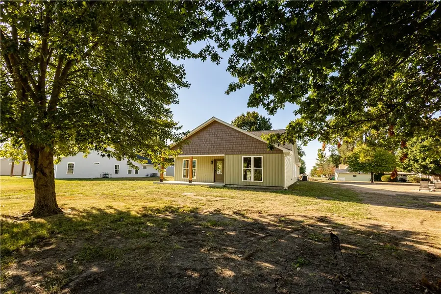 104 E North 2nd Street, Findlay, IL 62534 - #2