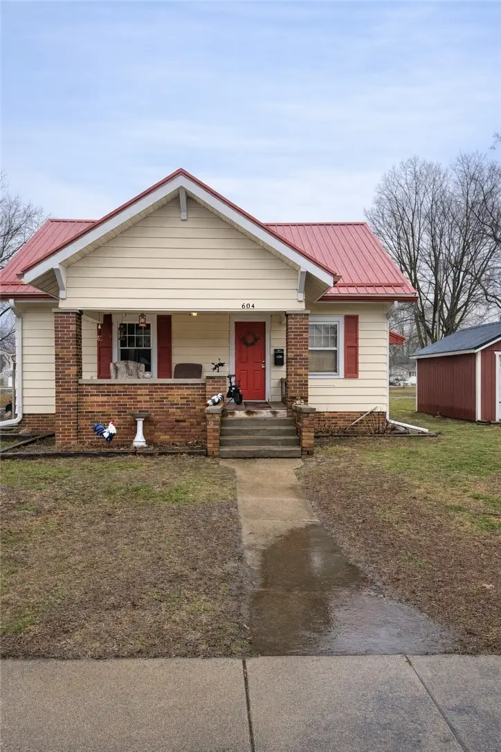 604 Central Avenue, Casey, IL 62420 - #1