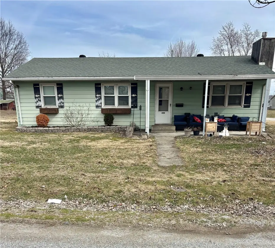 300 S Pennsylvania Street, Toledo, IL 62468 - #1
