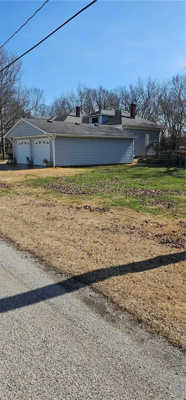 205 Lincoln Street, Greenup, IL 62428 - #2